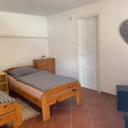 Aniko Nyaralohaz Badacsonytomaj